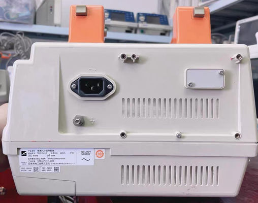 NIHON KOHDEN Defibrillator TEC-7621C met handbatterijen